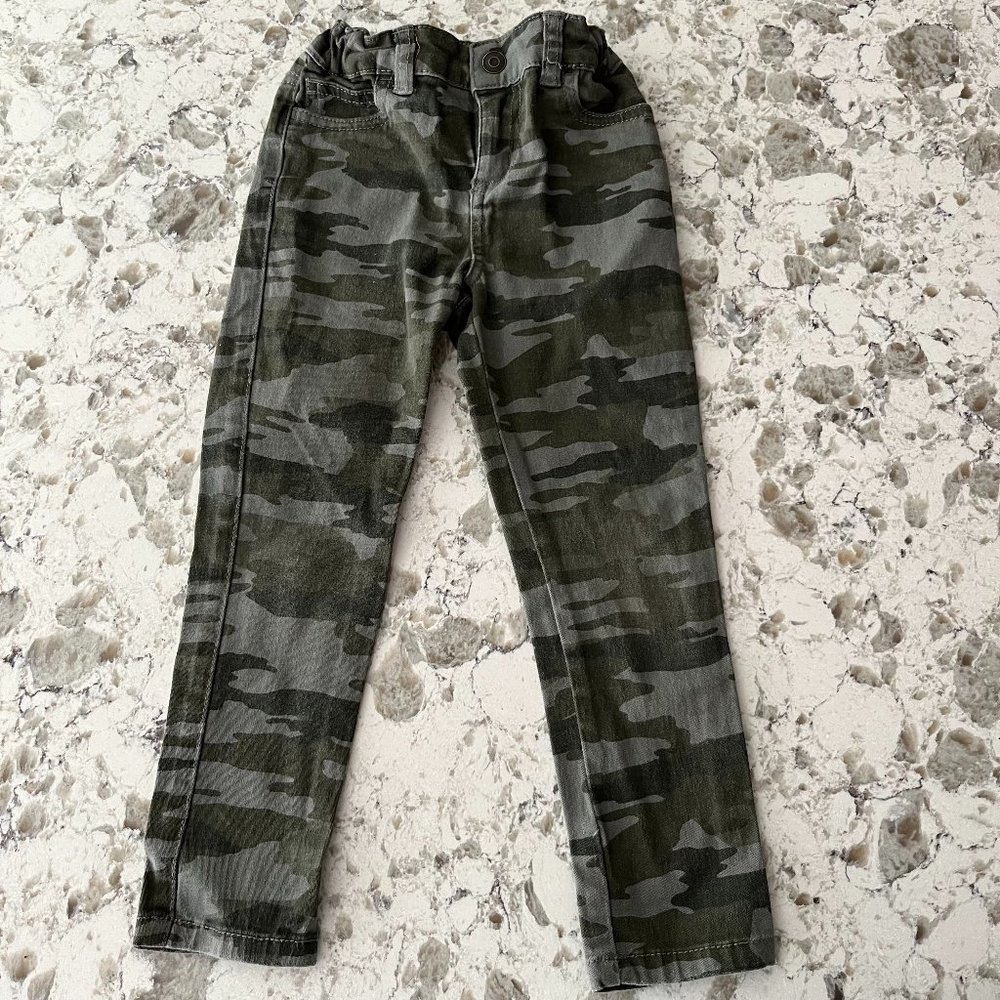 French Toast camo skinny jeans sz 4T